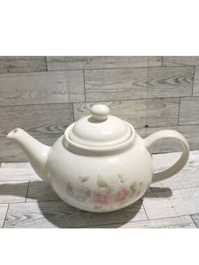 Vtg Pfaltzgraff Tea Rose Tea Pot With Lid Floral Mexico